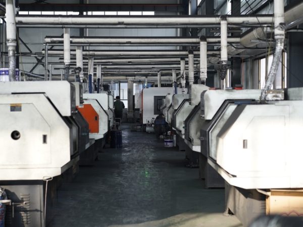 Many graphite machining centers are placed in the workshop.