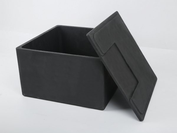 Se muestra un hueco de grafito grafitizado con una cubierta.